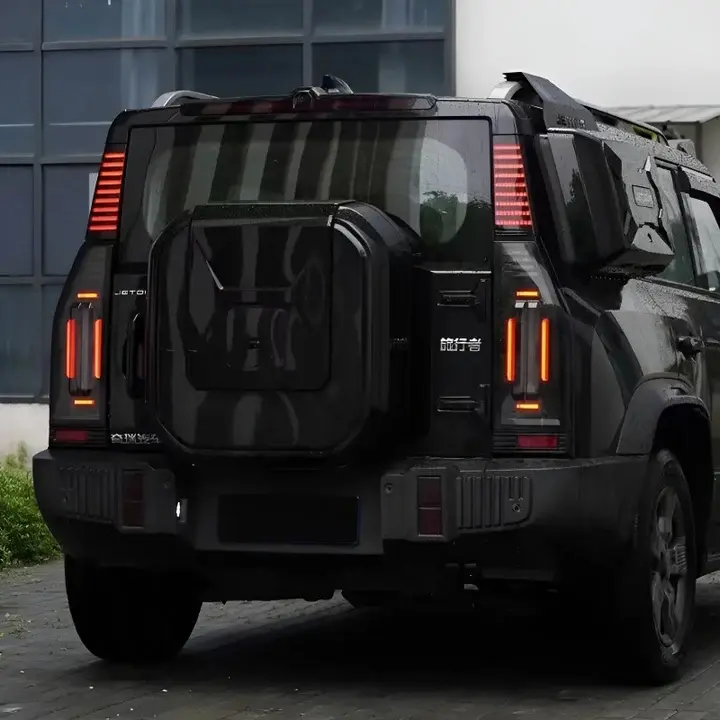 pilier lumineux mise en situation pour JETOUR T2 - JETOUR EMPIRE.webp